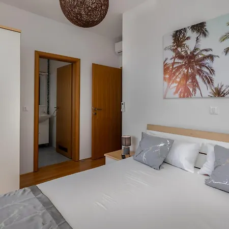 Ramonda Seaside Tatil Evi Crikvenica